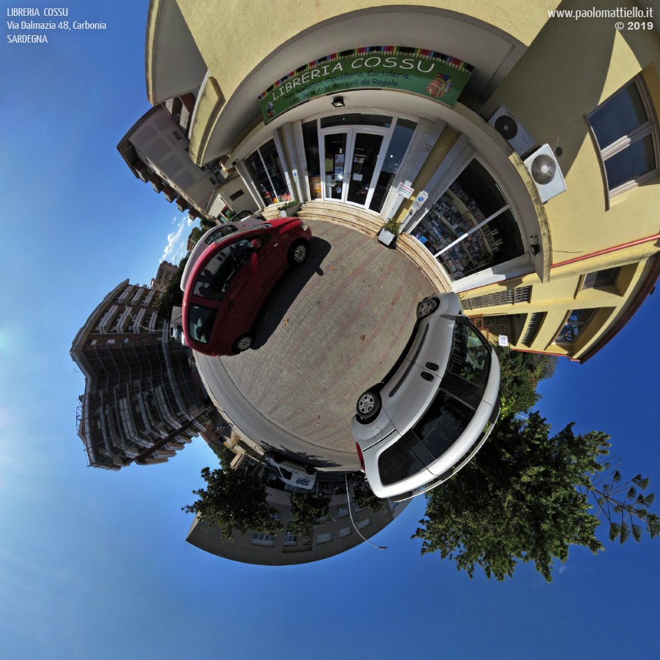 panorama stereografico stereographic - stereographic panorama - Sardegna→Carbonia | Libreria Cossu, via Dalmazia 48, fronte negozio, 16.07.2019