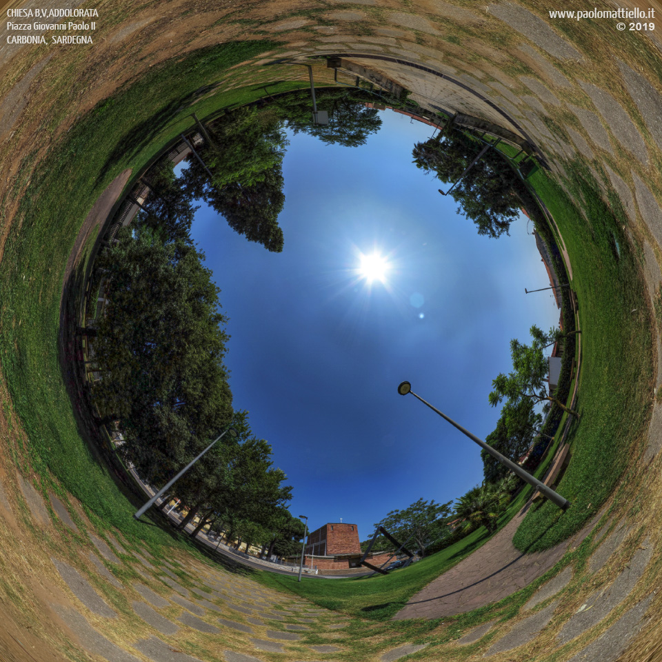 panorama stereografico stereographic - stereographic panorama - Sardegna→Carbonia | Chiesa della B.V.Addolorata di Rosmarino da P.zza G.Paolo II, 23.07.2019