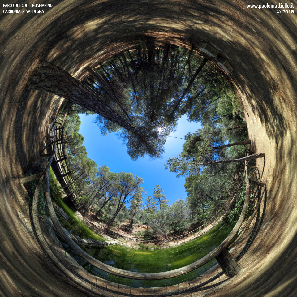 panorama stereografico stereographic - stereographic panorama - Sardegna→Carbonia | Parco del Colle Rosmarino, laghetto con tartarughe d'acqua, dal lato di destra, 30.07.2019