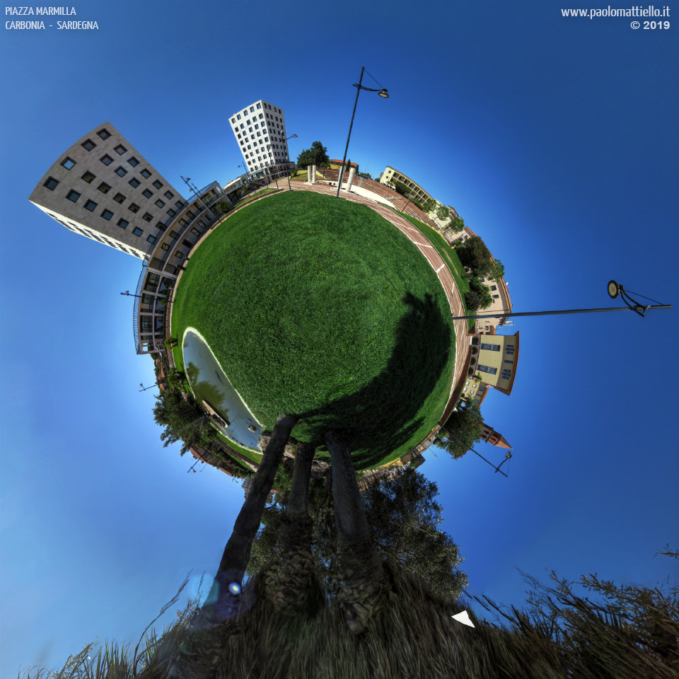 panorama stereografico stereographic - stereographic panorama - Sardegna→Carbonia | Piazza Marmilla, fontana, 15.08.2019