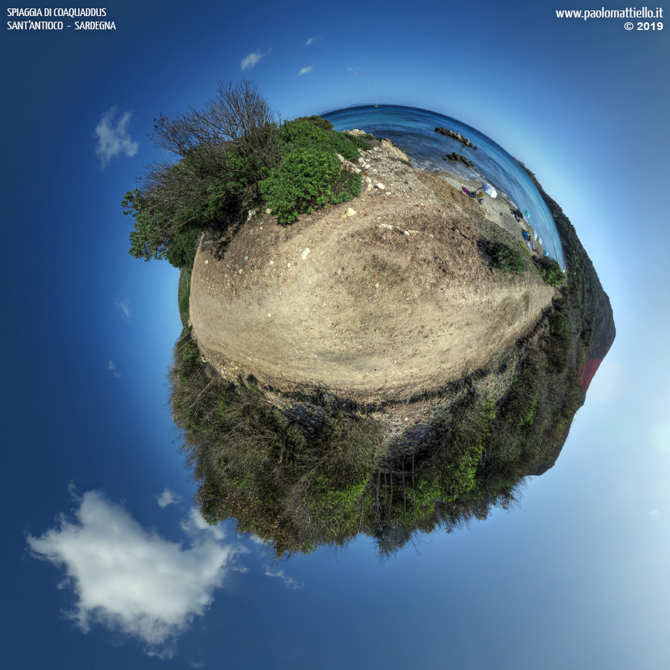 panorama stereografico stereographic - stereographic panorama - Sardegna→Sant'Antioco | Spiaggia di Coa 'e Cuaddus o Coaquaddus, spiaggia rocciosa a sud, 06.09.2019