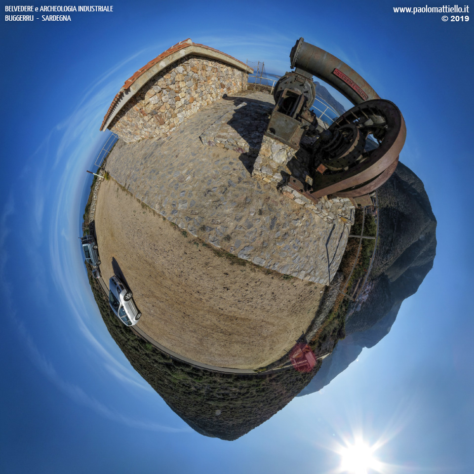panorama stereografico stereographic - stereographic panorama - Sardegna→Buggerru | Vista del paese dall'alto e antico compressore Ingersoll-Rand, 12.10.2019