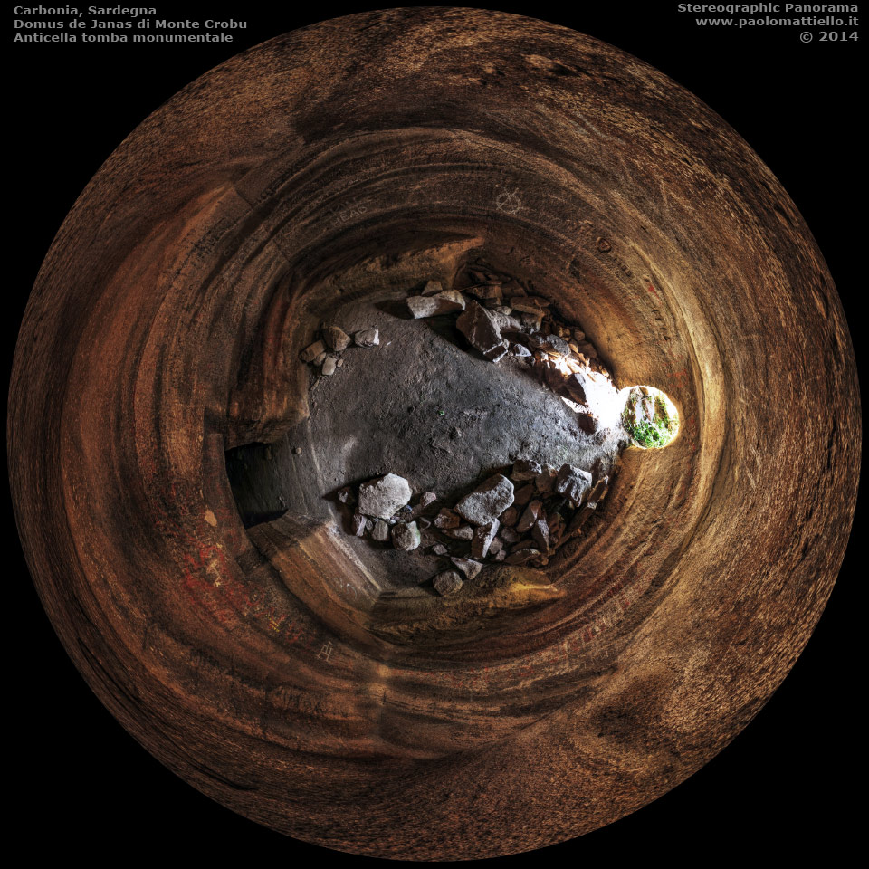 panorama stereografico stereographic - stereographic panorama - Sardegna→Carbonia→Monte Crobu | Domus de Janas, tomba monumentale, interno anticella, 07.04.2014