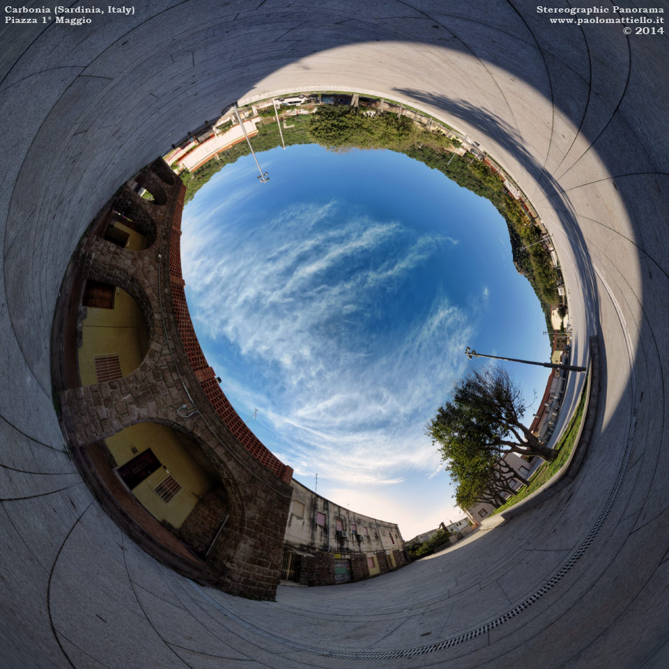 panorama stereografico stereographic - stereographic panorama - Sardegna→Carbonia | P.zza Primo Maggio ed ex dopolavoro rionale (già spaccio periferico tipo S), 07.12.2014