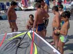 Fra le tante attività, molto apprezzata dai ragazzi quella del windsurf