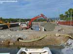 LNI Sulcis - 20.10.2004 - I lavori sono ripresi a pieno ritmo, il canale &egrave; stato di nuovo chiuso e due potenti pompe assicurano il drenaggio dell'acqua
