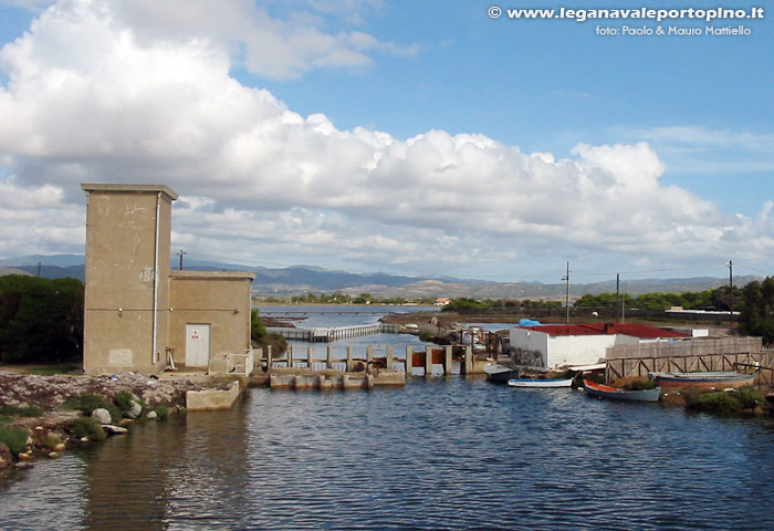Porto Pino - Canale - Idrovora, chiuse ed entrata peschiera
