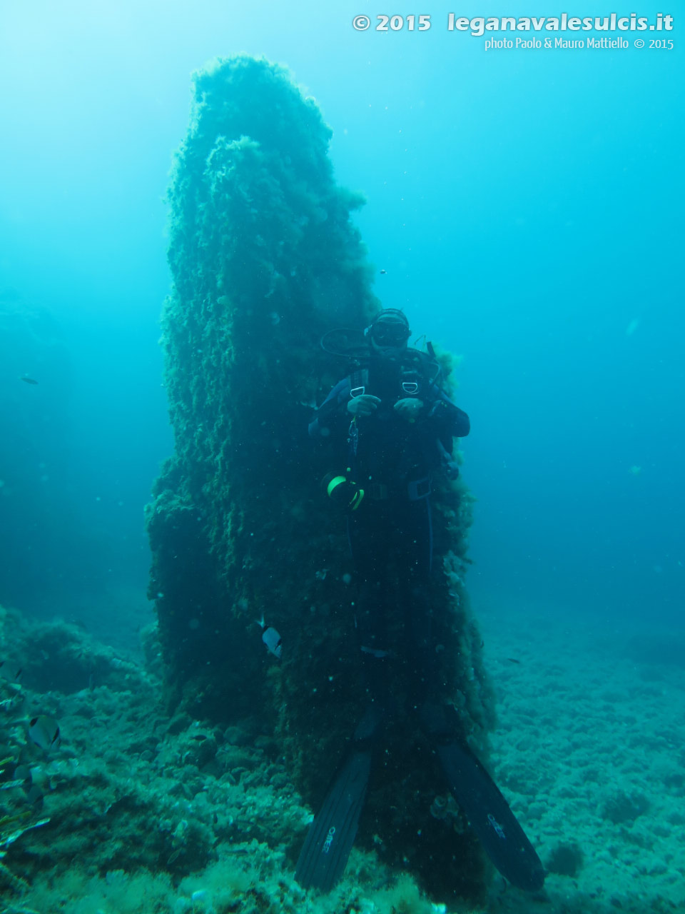 Porto Pino foto subacquee - 2015 - Sub e monolite presso C.Piombo