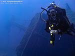 Porto Pino foto subacquee - 2009 - Relitto nave da carico "Dino", P.Zafferano, -23 m, con subacqueo