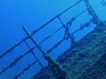 Porto Pino foto subacquee - 2009 - La battagliola di poppa del relitto "Dino", P.Zafferano