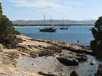 Porto Pino - 2008, spiaggetta rocciosa a met&agrave; del promontorio, prima di Punta Tonnara