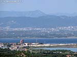 Dalla strada per Maladroxia: porto di S.Antioco e stagno. Carbonia in lontananza.