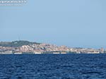 Sant'Antioco vista da metà del Golfo di Palmas (con teleobiettivo)